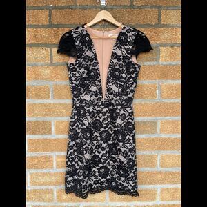 dress the population lace dress size medium